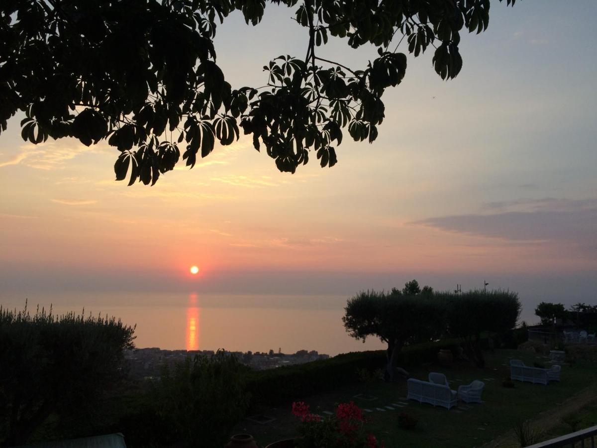 Villa Del Conte Drapia Buitenkant foto