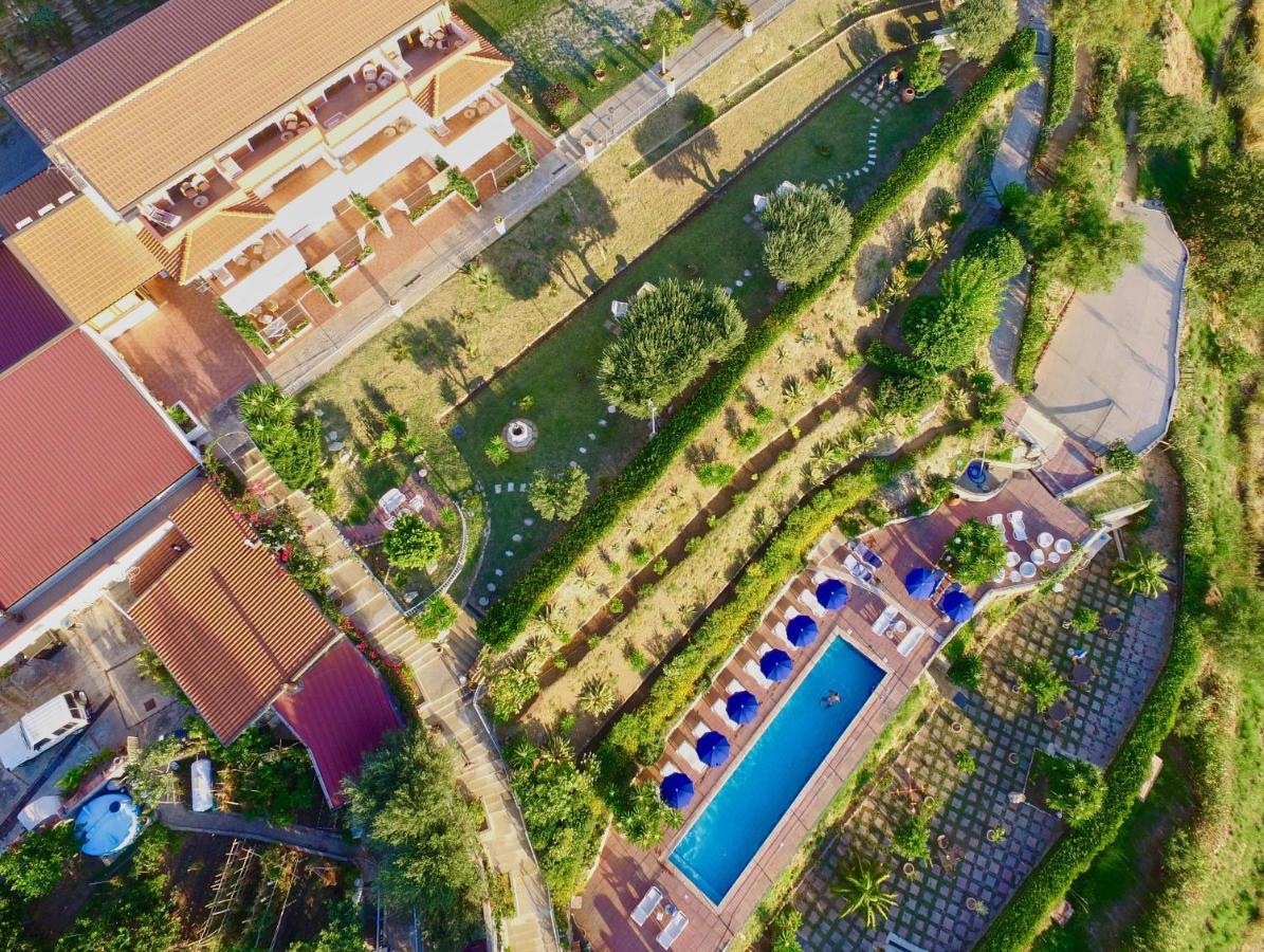 Villa Del Conte Drapia Buitenkant foto