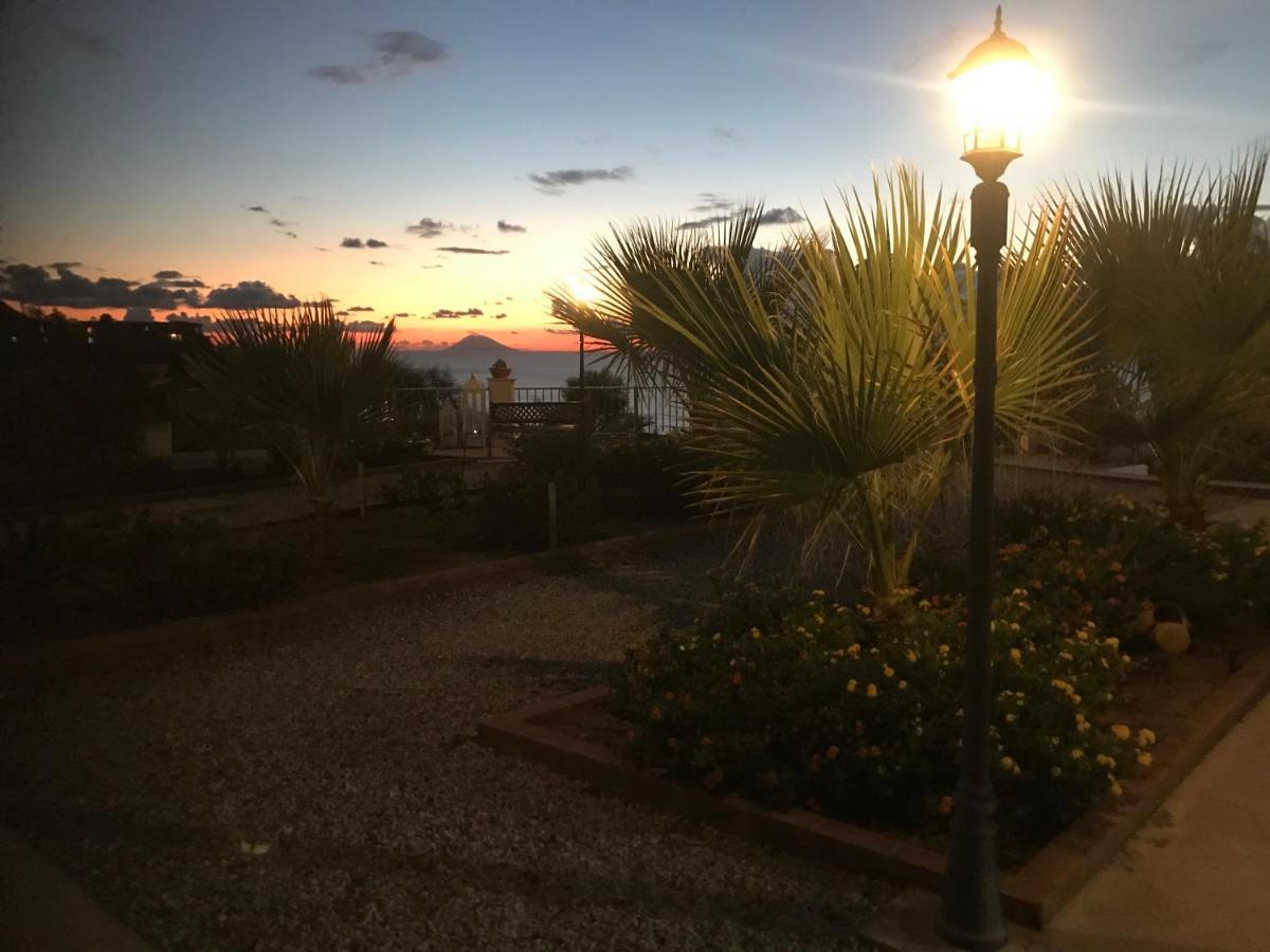 Villa Del Conte Drapia Buitenkant foto