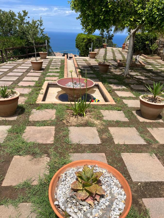 Villa Del Conte Drapia Buitenkant foto