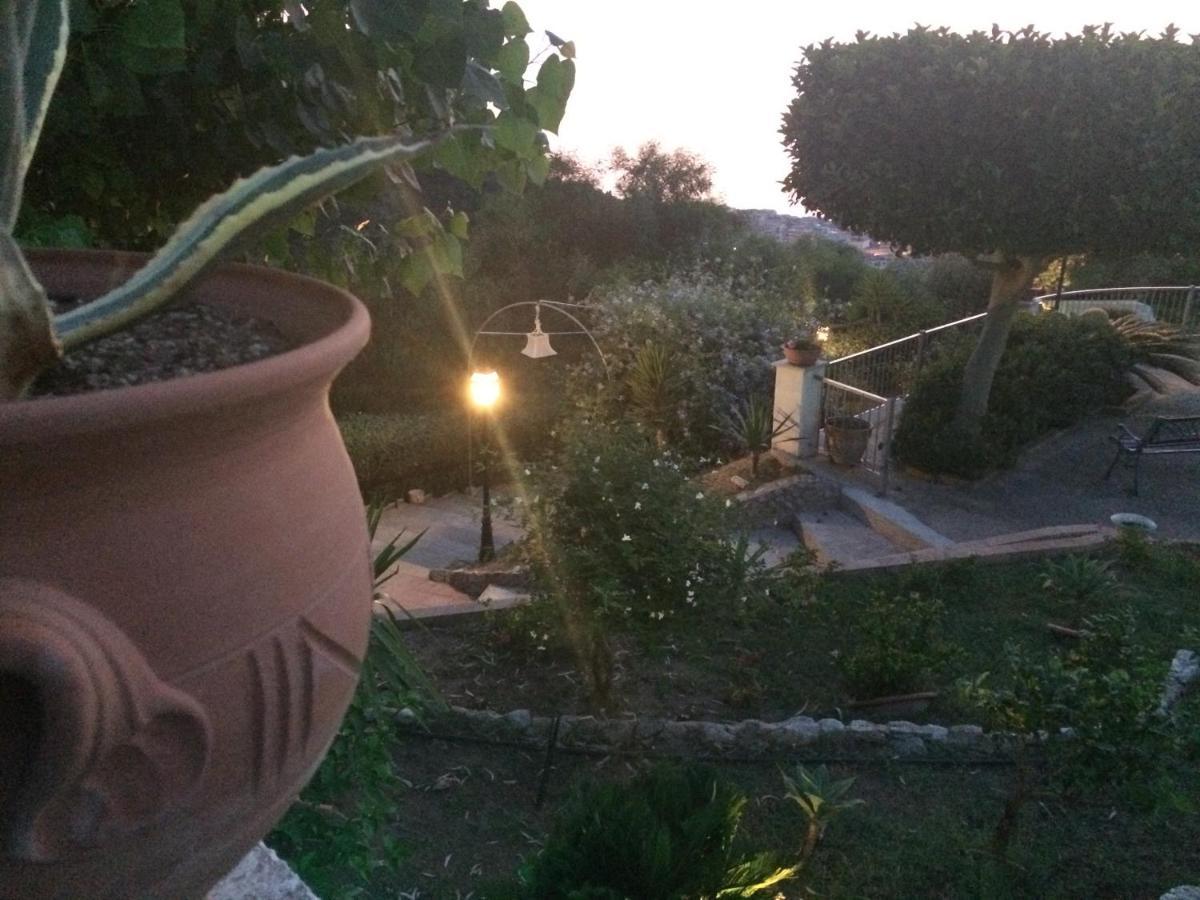 Villa Del Conte Drapia Buitenkant foto
