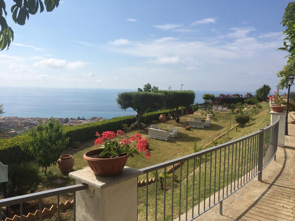 Villa Del Conte Drapia Buitenkant foto
