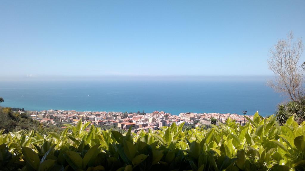 Villa Del Conte Drapia Buitenkant foto