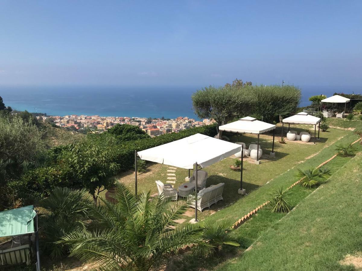 Villa Del Conte Drapia Buitenkant foto