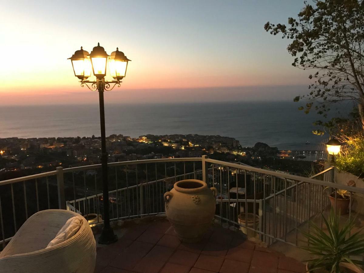 Villa Del Conte Drapia Buitenkant foto