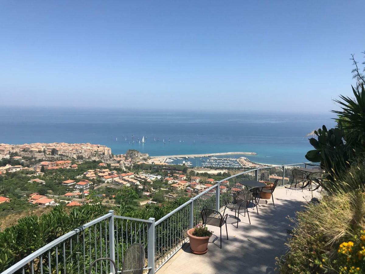 Villa Del Conte Drapia Buitenkant foto