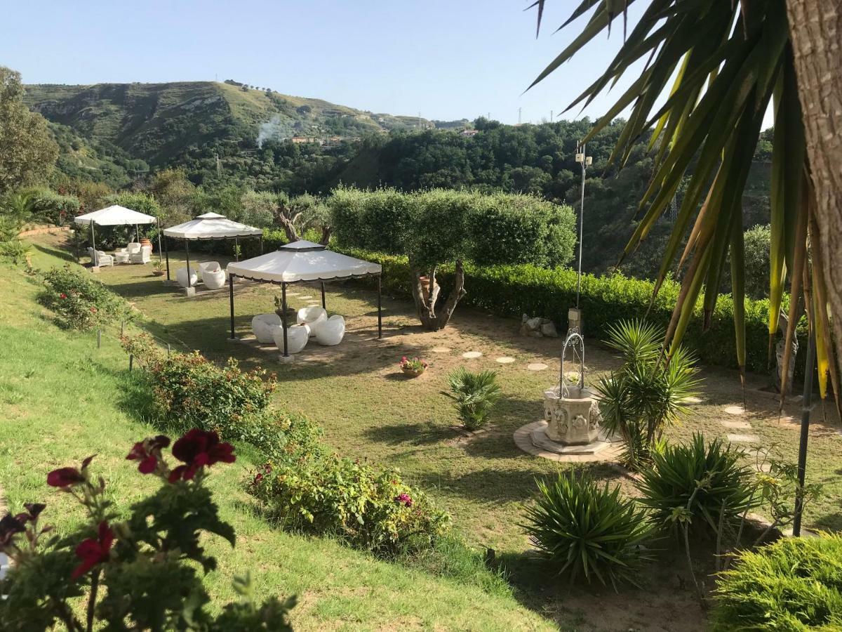 Villa Del Conte Drapia Buitenkant foto
