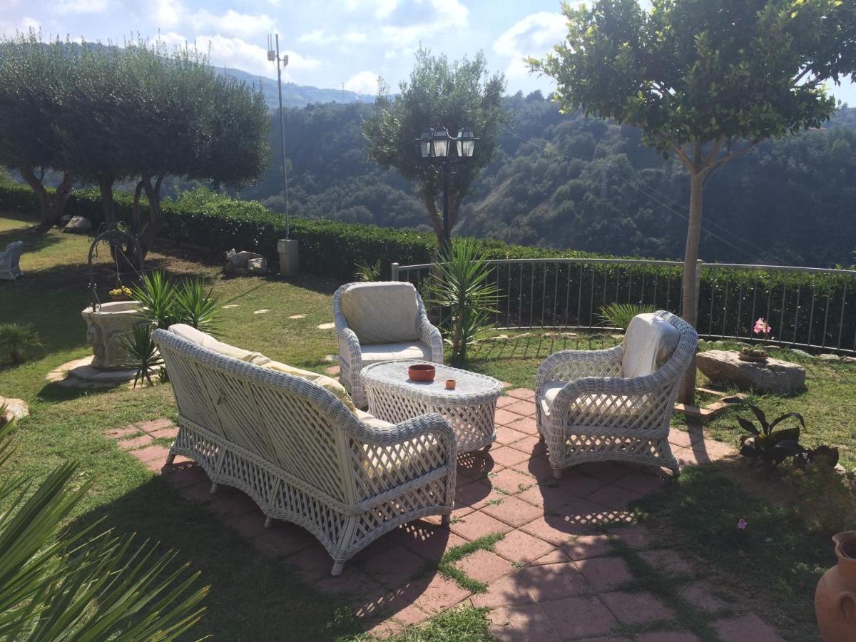 Villa Del Conte Drapia Buitenkant foto