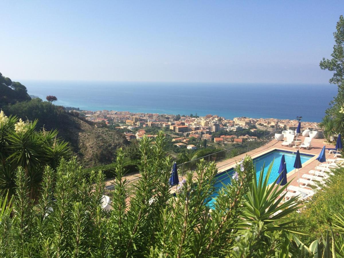 Villa Del Conte Drapia Buitenkant foto